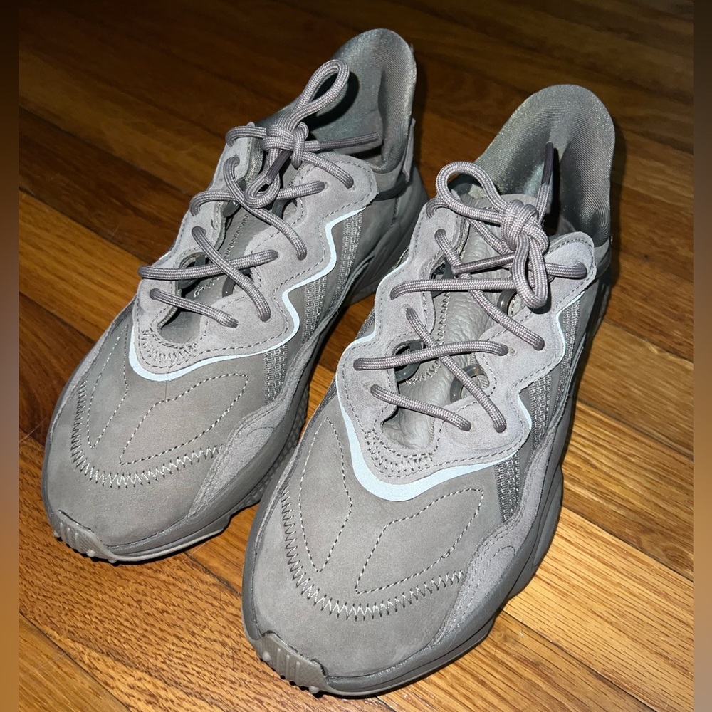 adidas Originals Ozweego Casual Sneakers - Women’s Size 7.5